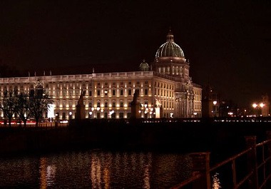 Berlin Palace nightshot zeughaus