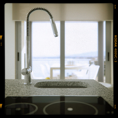 Counter top kitchen faucet